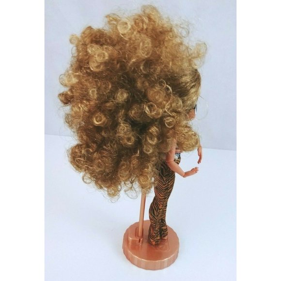 LOL Surprise Dolls OMG DOLL DA BOSS BABE Doll With Accessories & Stand - Picture 5 of 8